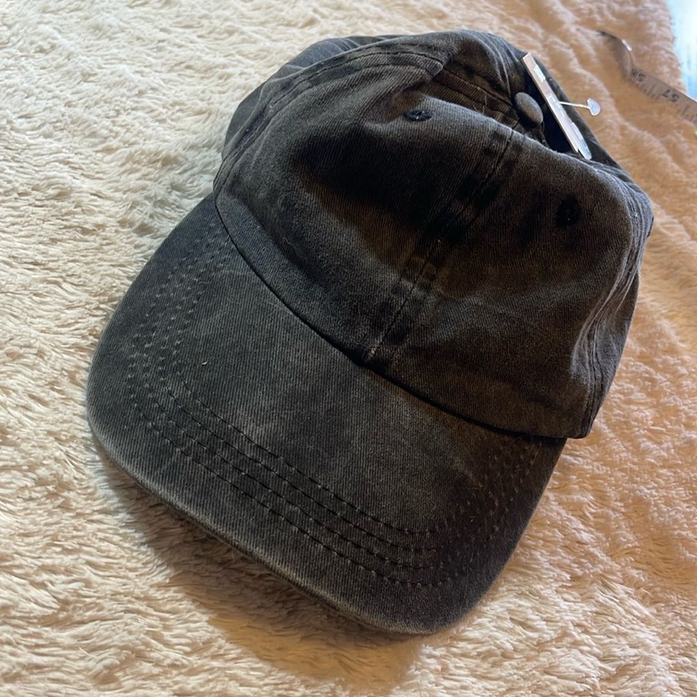 NWT forever 21 You’re too close hat